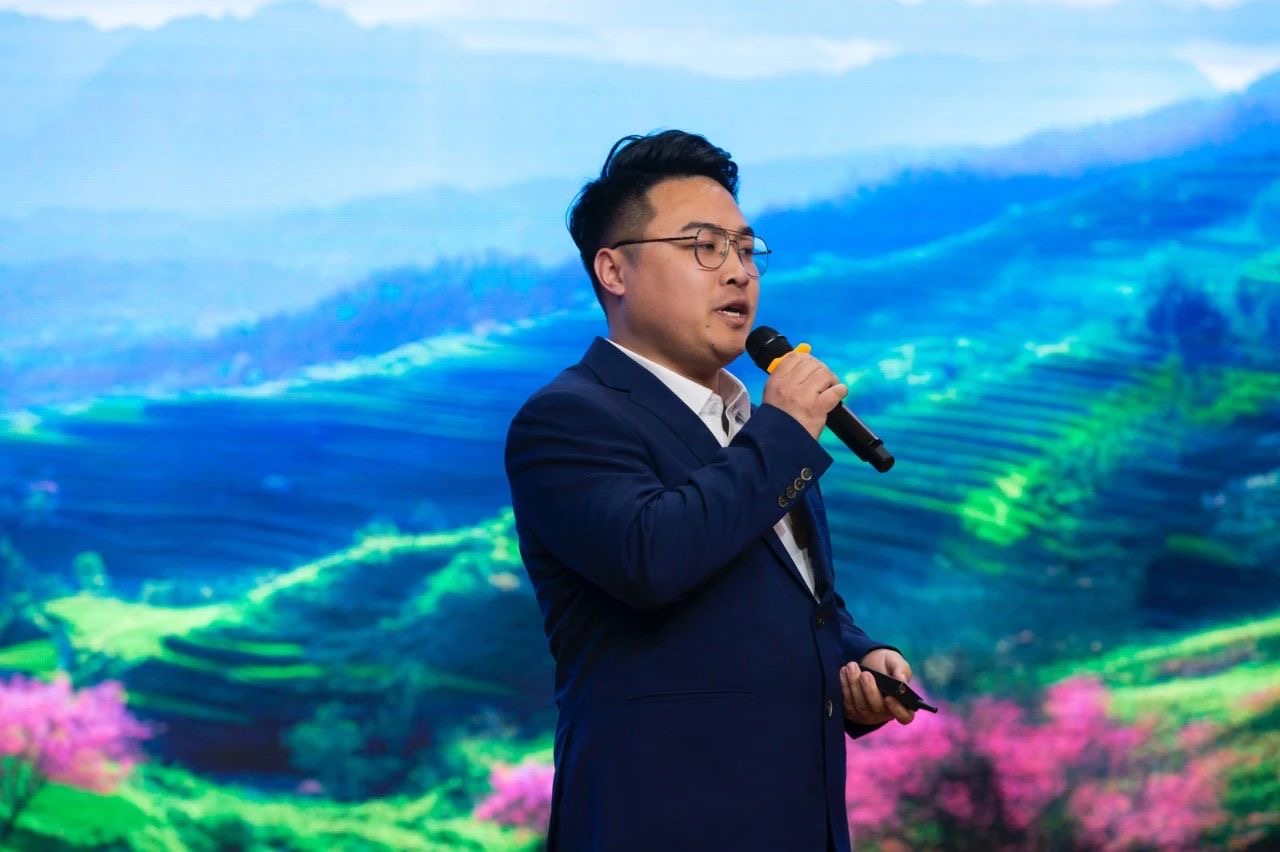 17414314453645682Veq.jpg IMG_3102.JPG