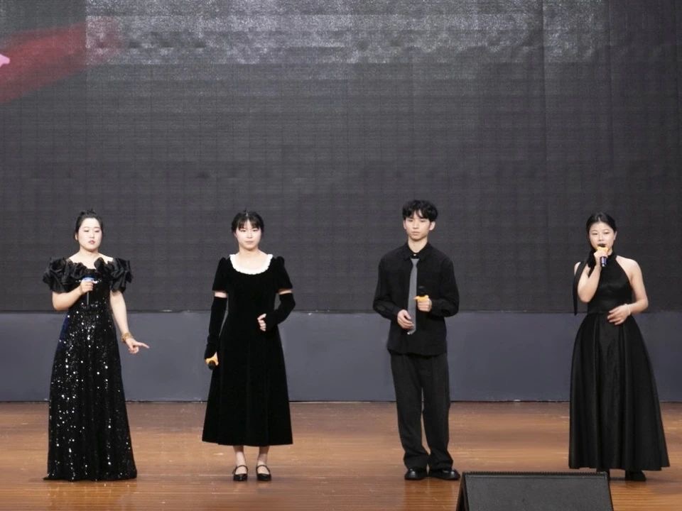 1741431493195555g51O.jpg 1741431493195555g51O.jpg